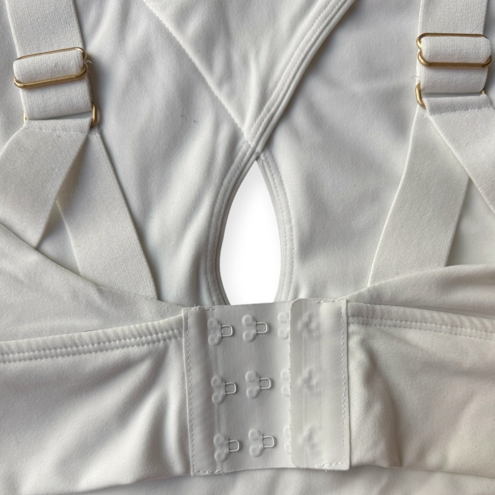 Buffbunny Collection White Wrap Front Keyhole Sports Bra Womens Small Adjustable - Picture 5 of 7